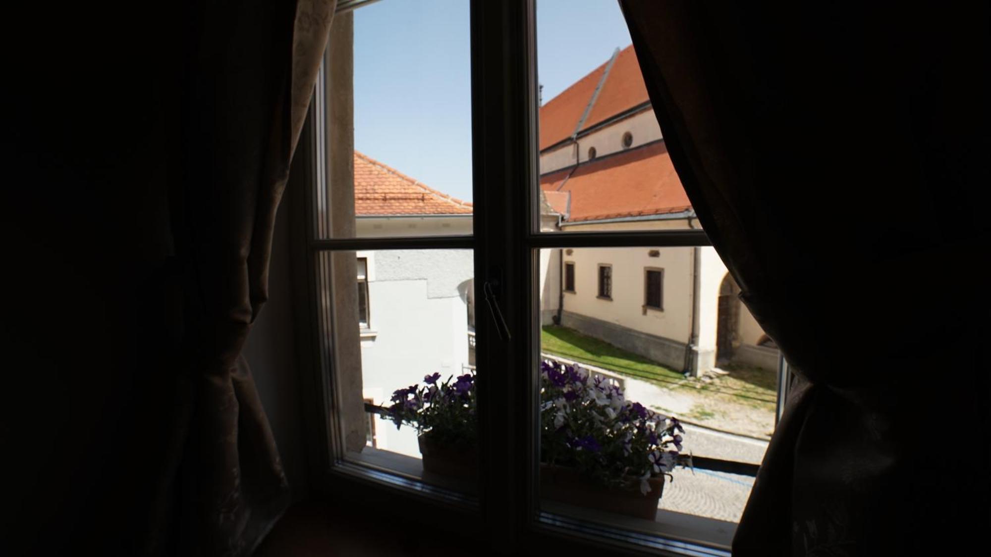 Apartamento Sobe Prostija Ptuj Exterior foto